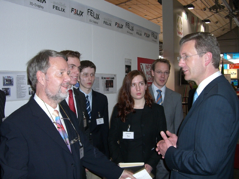 Herr Langhans im Gespräch mit dem niedersächsischen Ministerpräsidenten Christian Wulff