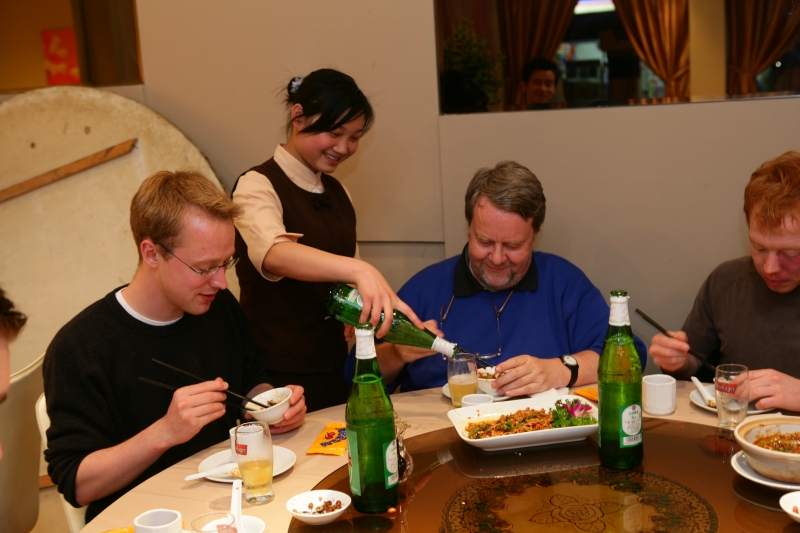 Das Felix-Team beim chinesisch Essen ( © Karl Johaentges )